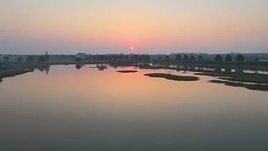 4K航拍夕阳下的湖南乡村民居视频的预览图